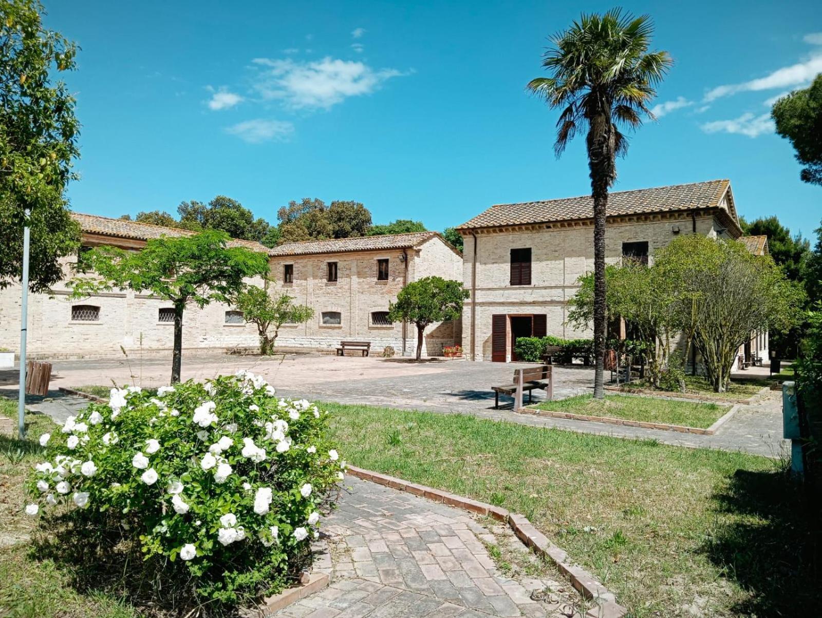 Casa Famiglia Di Nazareth Hotel Loreto Exterior foto